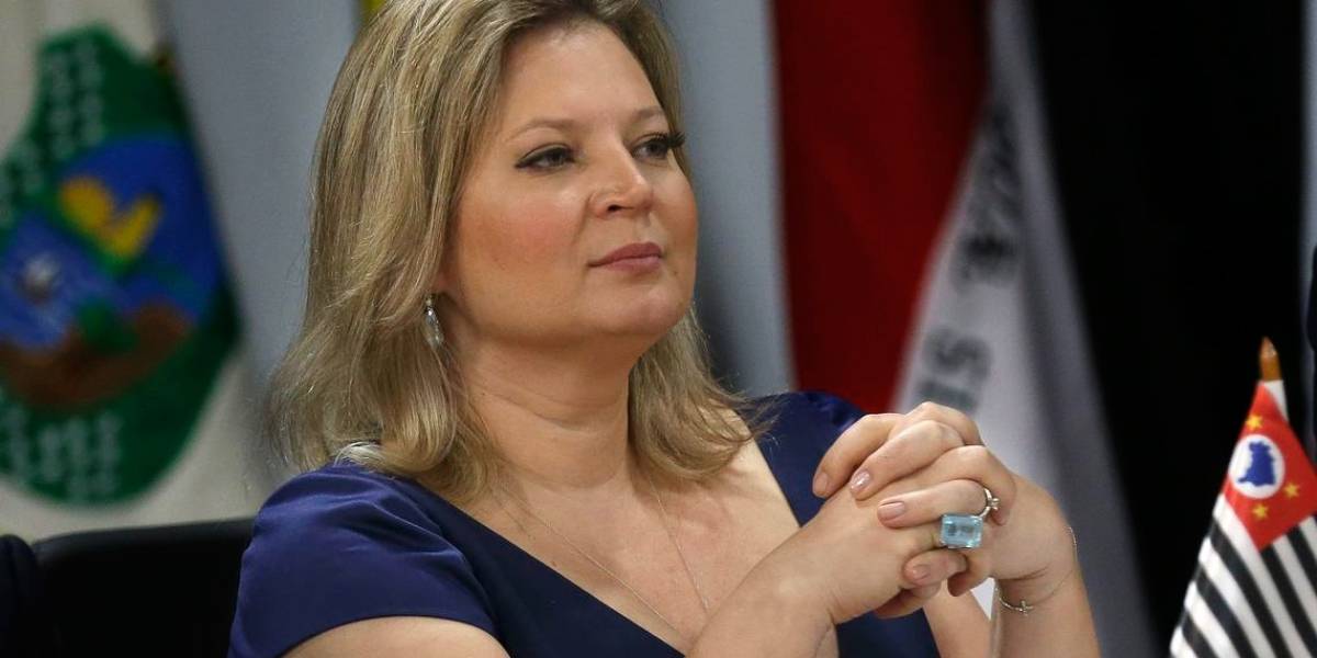 Joice Hasselman - Leste Online