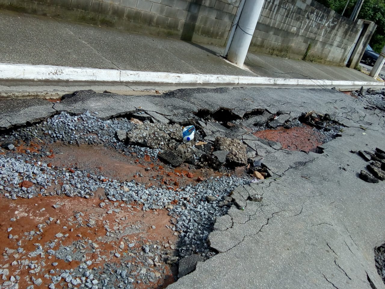 Buraco Garça Morena - Leste Online