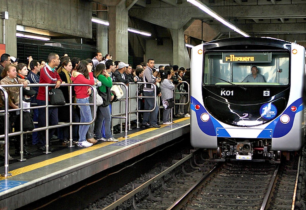 Plataforma Metrô - Leste Online