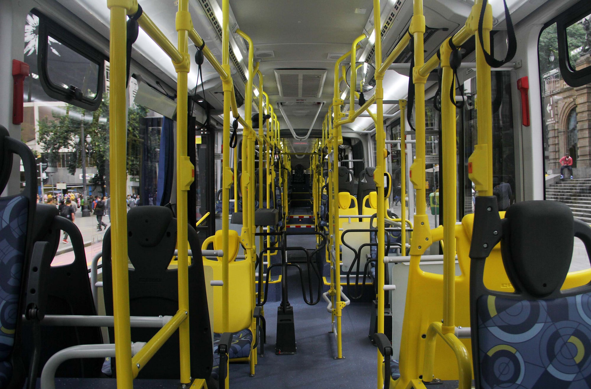 Ônibus em SP - Leste Online