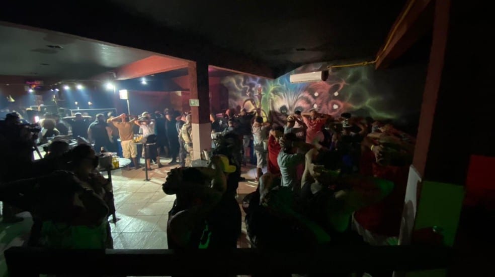 Balada clandestina - Leste Online